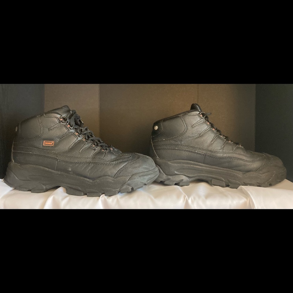 Worx Steel Toed Work Boots by Red Wing Size 9 (AST F2413-11)